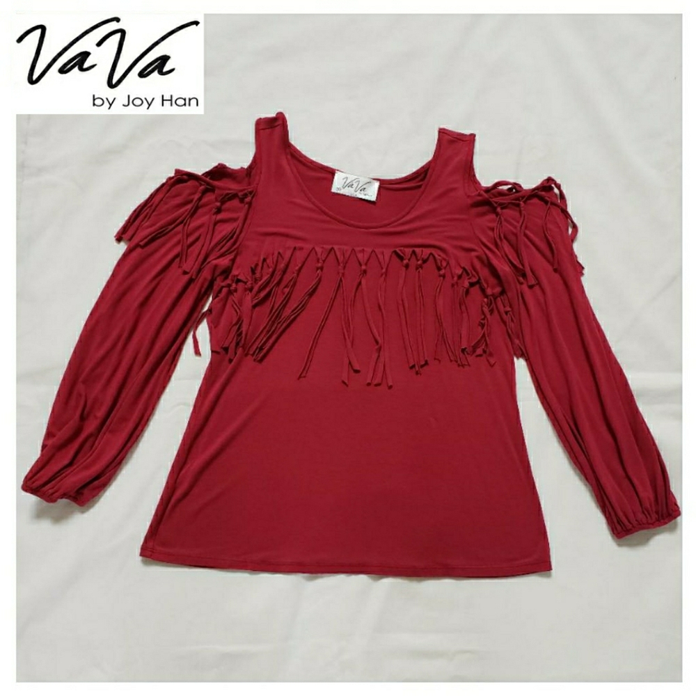 Fringe Detailed Cold Shoulder Top - Picture 3 of 6